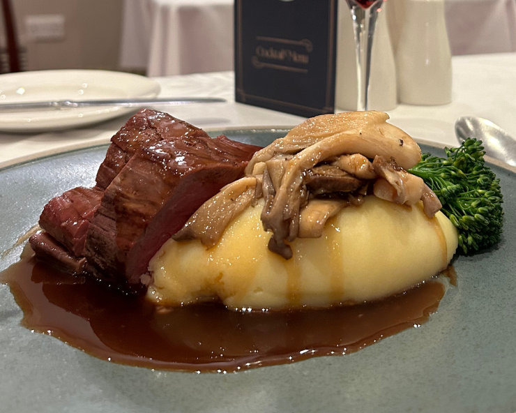 Astons Dinner Whats Included Image